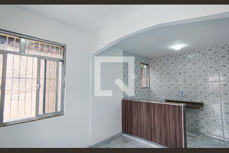 sala de casa para alugar com 1 quarto, 50m² em Curicica, Rio de Janeiro