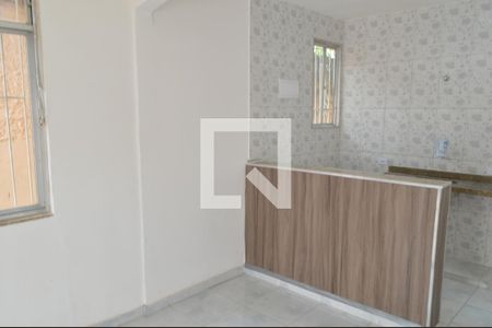 Sala de casa para alugar com 1 quarto, 50m² em Curicica, Rio de Janeiro