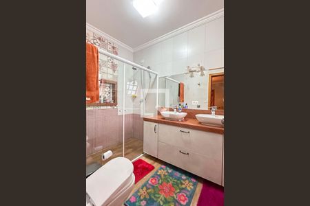 Casa à venda com 268m², 3 quartos e 7 vagas Casa à venda com 268m², 3 quartos e 7 vagasBanheiro da Suíte 3