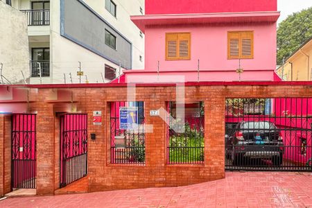 Casa à venda com 268m², 3 quartos e 7 vagas Casa à venda com 268m², 3 quartos e 7 vagasFachada/Placa