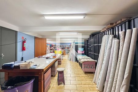 Casa à venda com 268m², 3 quartos e 7 vagas Casa à venda com 268m², 3 quartos e 7 vagasGaragem