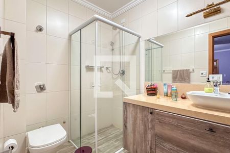 Casa à venda com 268m², 3 quartos e 7 vagas Casa à venda com 268m², 3 quartos e 7 vagasBanheiro da Suíte 2