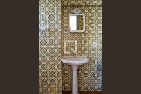 Banheiro  de apartamento à venda com 1 quarto, 27m² em Partenon, Porto Alegre