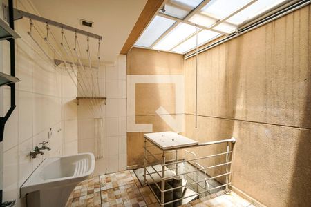 Casa de condomínio à venda com 133m², 3 quartos e 2 vagasÁrea de serviço