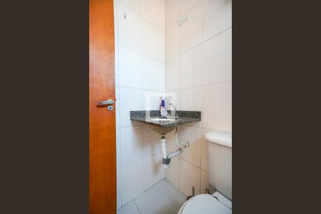 Casa de condomínio à venda com 133m², 3 quartos e 2 vagasBanheiro da suíte