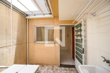 Casa de condomínio à venda com 133m², 3 quartos e 2 vagasÁrea de serviço