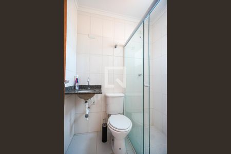 Casa de condomínio à venda com 133m², 3 quartos e 2 vagasBanheiro da suíte