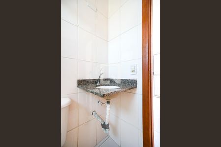 Casa de condomínio à venda com 133m², 3 quartos e 2 vagasBanheiro da suíte