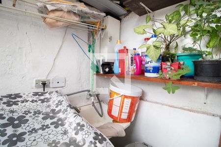 Casa à venda com 50m², 3 quartos e sem vaga Casa à venda com 50m², 3 quartos e sem vagaBanheiro e Área de Serviço