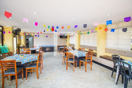 Apartamento para alugar com 74m², 2 quartos e 1 vagaÁrea comum