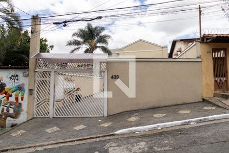 Casa de condomínio à venda com 62m², 2 quartos e 1 vaga Casa de condomínio à venda com 62m², 2 quartos e 1 vagaFachada