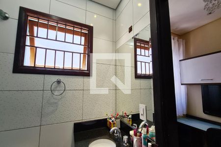 Casa à venda com 200m², 3 quartos e 2 vagasBanheiro