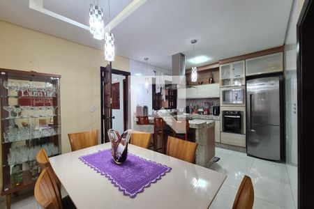 Casa à venda com 200m², 3 quartos e 2 vagasCozinha