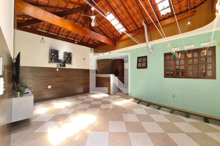 Casa à venda com 200m², 3 quartos e 2 vagasÁrea Externa