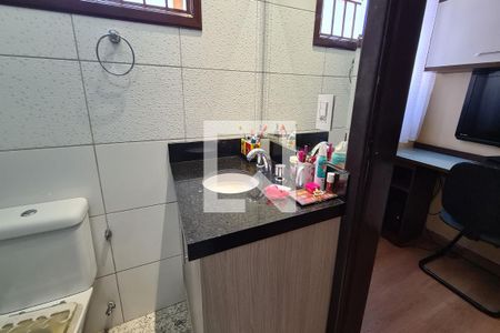 Casa à venda com 200m², 3 quartos e 2 vagasBanheiro