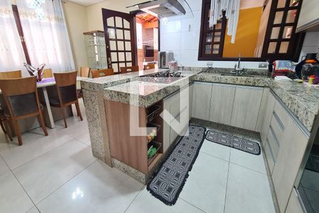 Casa à venda com 200m², 3 quartos e 2 vagasCozinha