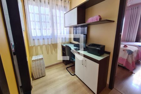 Casa à venda com 200m², 3 quartos e 2 vagasEscritório