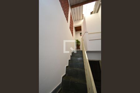 Casa para alugar com 100m², 1 quarto e sem vagaEscada