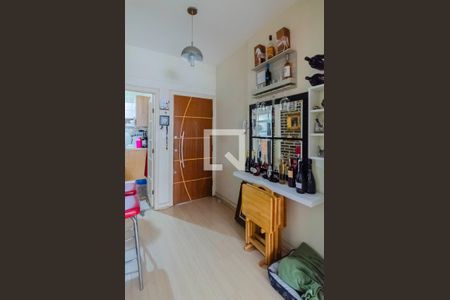 Apartamento à venda com 86m², 2 quartos e sem vaga Apartamento à venda com 86m², 2 quartos e sem vagaHall