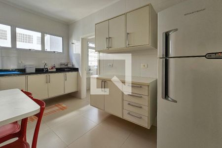 Cozinha de apartamento para alugar com 4 quartos, 106m² em Pitangueiras, Guarujá