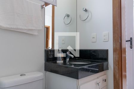 Casa à venda com 436m², 4 quartos e 6 vagasBanheiro de Serviço