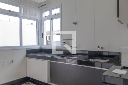 Casa à venda com 436m², 4 quartos e 6 vagasCozinha