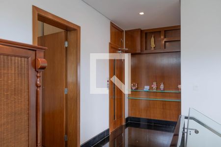 Casa à venda com 436m², 4 quartos e 6 vagasLavabo