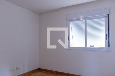 Casa à venda com 436m², 4 quartos e 6 vagasQuarto 2
