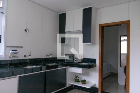 Casa à venda com 436m², 4 quartos e 6 vagasCozinha
