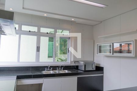 Casa à venda com 436m², 4 quartos e 6 vagasCozinha