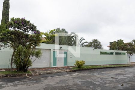 Casa à venda com 436m², 4 quartos e 6 vagasFachada