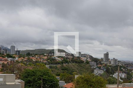 Casa à venda com 436m², 4 quartos e 6 vagasQuarto 1