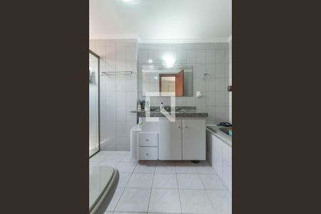 Apartamento à venda com 138m², 3 quartos e 2 vagasBanheiro da Suíte 1