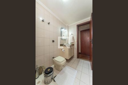 Apartamento à venda com 138m², 3 quartos e 2 vagasBanheiro da Suíte 2