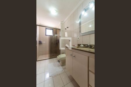 Apartamento à venda com 138m², 3 quartos e 2 vagasBanheiro da Suíte 2