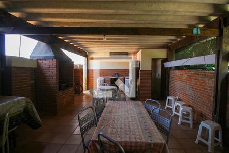 Casa à venda com 360m², 4 quartos e 4 vagas Casa à venda com 360m², 4 quartos e 4 vagasÁrea de Serviço / Churrasqueira