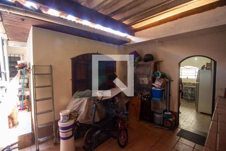 Casa à venda com 360m², 4 quartos e 4 vagas Casa à venda com 360m², 4 quartos e 4 vagasQuintal