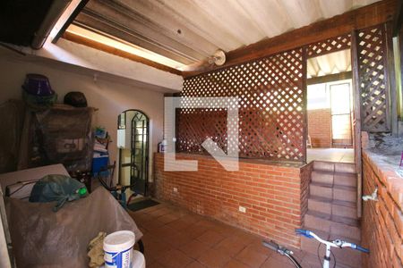 Casa à venda com 360m², 4 quartos e 4 vagas Casa à venda com 360m², 4 quartos e 4 vagasQuintal