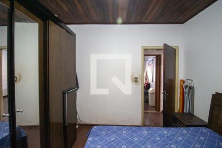Casa à venda com 360m², 4 quartos e 4 vagas Casa à venda com 360m², 4 quartos e 4 vagasQuarto 2
