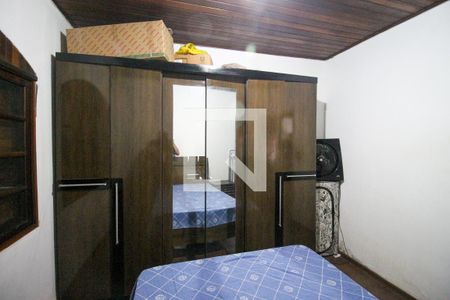Casa à venda com 360m², 4 quartos e 4 vagas Casa à venda com 360m², 4 quartos e 4 vagasQuarto 2