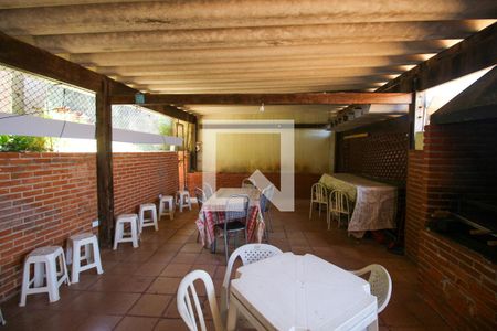 Casa à venda com 360m², 4 quartos e 4 vagas Casa à venda com 360m², 4 quartos e 4 vagasÁrea de Serviço / Churrasqueira