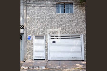 Casa à venda com 158m², 3 quartos e 2 vagasFachada