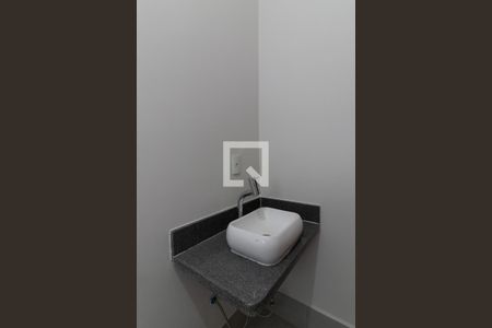 Casa à venda com 80m², 2 quartos e 1 vaga Casa à venda com 80m², 2 quartos e 1 vagaBanheiro