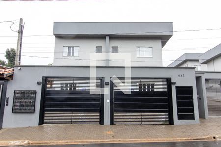 Casa à venda com 80m², 2 quartos e 1 vaga Casa à venda com 80m², 2 quartos e 1 vagaFachada
