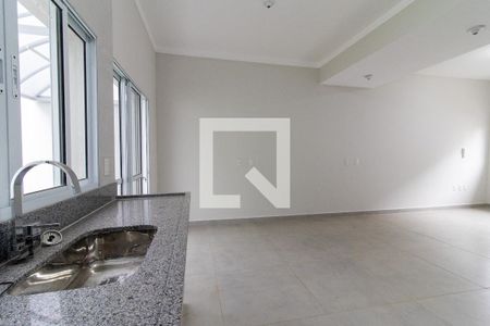 Casa para alugar com 80m², 2 quartos e 2 vagas Casa para alugar com 80m², 2 quartos e 2 vagasCozinha