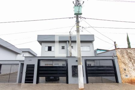 Casa para alugar com 83m², 3 quartos e 2 vagas Casa para alugar com 83m², 3 quartos e 2 vagasFachada