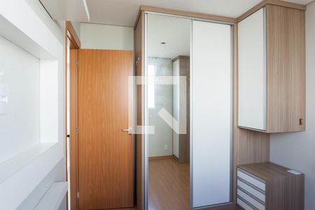 quarto 2 de apartamento para alugar com 2 quartos, 44m² em Chacaras Reunidas Santa Terezinha, Contagem