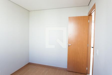 quarto 1 de apartamento para alugar com 2 quartos, 44m² em Chacaras Reunidas Santa Terezinha, Contagem