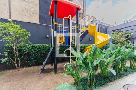 Studio à venda com 28m², 1 quarto e sem vaga Studio à venda com 28m², 1 quarto e sem vagaÁrea Comum - Playground