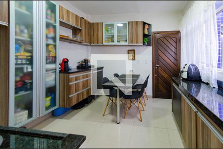 Apartamento à venda com 168m², 3 quartos e 2 vagasCozinha